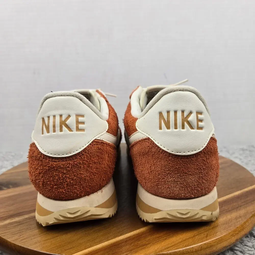 Nike Mens 11 Cortez SE Suede Dark Russet Flax Muslin Sail Sneaker HF3142-200